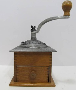 lot 158 image: Nice Vintage Dovetailed Wood Coffee Grinder