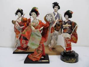 lot 57 image: Lot of 4 Vintage Japanese Dolls