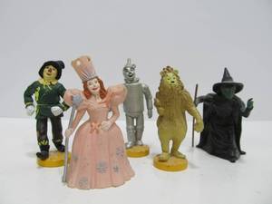 lot 107 image: Vintage 80s Turner WIZARD OF OZ Figures