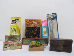 lot 203 image: Group of Vintage Fishing Lures Boxes etc