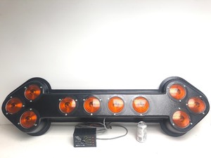 lot 299 image: LARGE Working 2-Direction Lighted Arrow Truck Sign