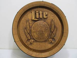 lot 315 image: Large Vintage MILLER LITE Round Barrel Beer Sign