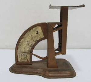 lot 330 image: Old Vintage Ideal Postal Scale