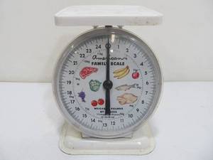 lot 339 image: Mid Century American Family Kitchen Scale