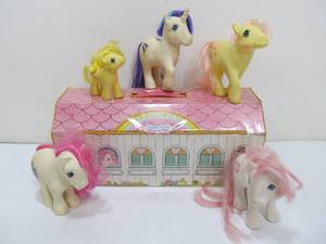 lot 341 image: Group of vintage 80s MY LITTLE PONIES wCarrying Case