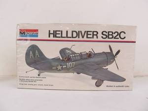 lot 40 image: Monogram Helldiver SB2-C