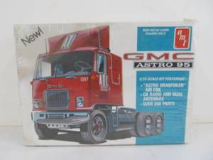 lot 9 image: Large Vintage GMC Astro 95 Semi Truck