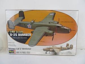 lot 38 image: Vintage Revell B-25 Bomber