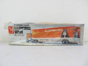 lot 77 image: Large Vintage AMT Great Northern TrailmobileAllied Van Lines Moving Truck
