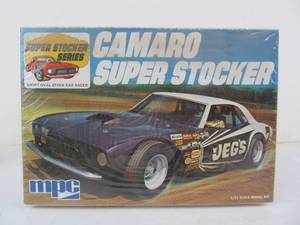 lot 190 image: MPC Chevy Camaro Super Stocker