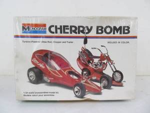 lot 193 image: Vintage Monogram CHERRY BOMB Show Car wChopper & Trailer