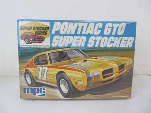 lot 124 image: MPC Pontiac GTO Super Stocker