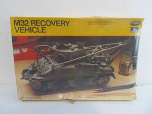 lot 170 image: Vintage Testors US Army M32 Recovery Vehicle