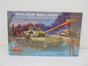 lot 175 image: Renwal Walker Bulldog US Light Tank