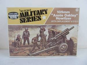 lot 202 image: Vintage Life-Like Military Series 105mm Annie Oakley Howitzer