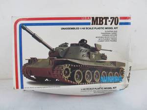 lot 213 image: Aurora U.S.A. MBT-70 Tank