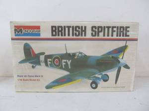 lot 80 image: Vintage Monogram British Spitfire
