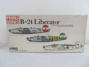 lot 272 image: MPC Profile Series B-24 Liberator