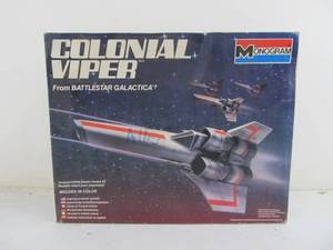 lot 284 image: Monogram Battlestar Galactica Colonial Viper