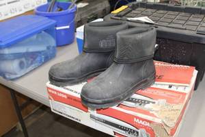 lot 455 image: Lot of (One Pair) Fishing Boots