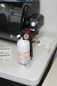 lot 465 image: Kidde Dry Chemical Small Fire Extinguisher