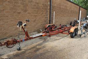 lot 10 image: Caulkins 21 Boat Trailer