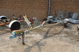 lot 14 image: 21 Boat Trailer