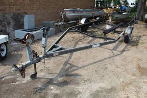 lot 16 image: 17 Boat Trailer