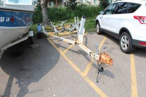 lot 18 image: 20 Boat Trailer