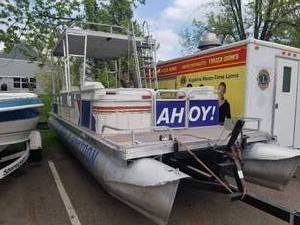 lot 7 image: 28 Royal Mandarin Pontoon Boat, Mercury 25 Outboard Motor