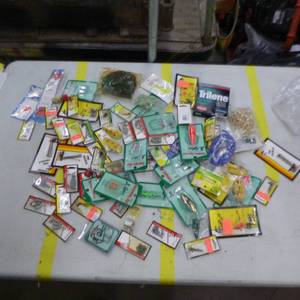 lot 261 image: Fishing Tackle (in original packaging)