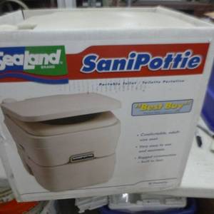 lot 337 image: Sea Land SaniPottie Portable Toilet (in box)