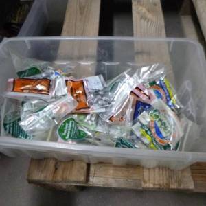 lot 375 image: Lot of Slip Sinkers (in plastic bin)