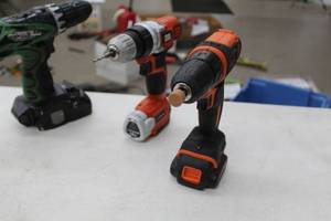 lot 92 image: Lot of (2) Black & Decker 12V Cordless Drills  with Batteries