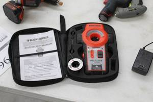lot 93 image: Black & Decker Bulls Eye Laser Level  with Instruction Manual and Soft-Side Case
