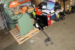 lot 64 image: Remington Rustler Trimmer