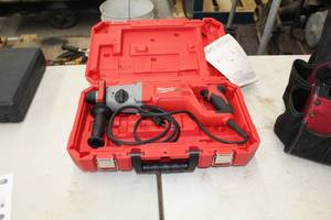 lot 76 image: Milwaukee 5262-21 SDS Plus 1 Rotary Hammer  with Plastic Case