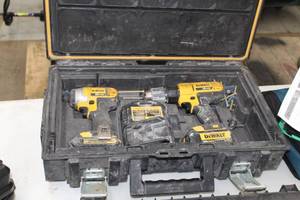lot 71 image: DeWalt 20V Cordless Drills  with Batteries (x2), Charger, Plastic Case