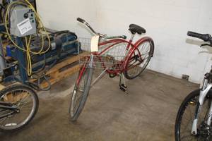 lot 227 image: Hawthorne Mens 23 Street Bike with 20 Red Frame