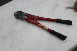 lot 85 image: Bolt Cutter