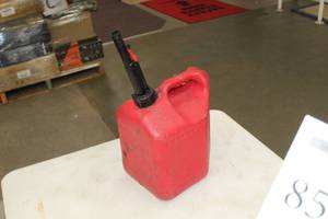 lot 87 image: Blitz Plastic Gasoline Can with Spout