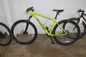 lot 238 image: Specialized Rockhopper 25 Trail Bike with 20 Yellow Frame