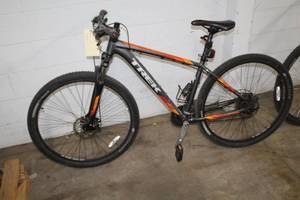 lot 237 image: Trek Marlin 25 Trail Bike with 18 Silver Frame
