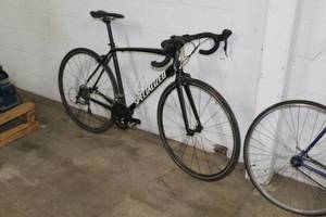 lot 241 image: Specialized Mens 25 Road Bike with 22 Black Frame