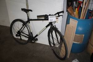 lot 265 image: Jamis Coda Mens 25 Road Bike with 20 Black Frame