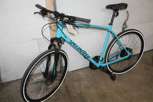 lot 270 image: Specialized Crosstrail Mens 25 Road Bike with 23 Light Blue Frame