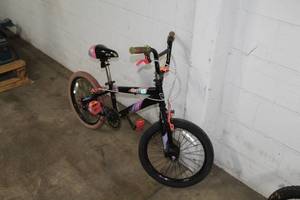 lot 274 image: Sparkles Girls 14 Trail Bike with 12 Black Frame