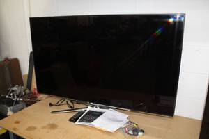 lot 21 image: Samsung Series 8000 Smart 54 LED TV