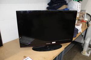 lot 22 image: Samsung 32 TV