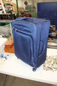 lot 46 image: Samsonite Rolling Suitcase